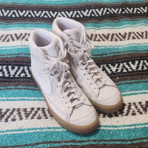 Nike Blazer Mid Premium Women's Pink High-Top Sneakers with Gum Sole - Picture 1 of 7